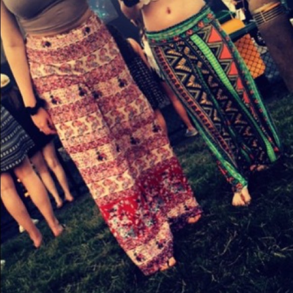 Printed Flowy High Waisted Pant - Picture 4 of 4